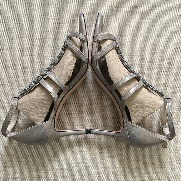 Antonio Melani Laoise Tstrap Metallic Leather Jewel Embellished Dress Sandal EUC - Picture 13 of 17